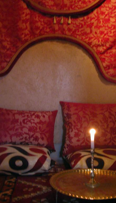 Kasbah Iswan Panzió Kelaat-M'Gouna Kültér fotó